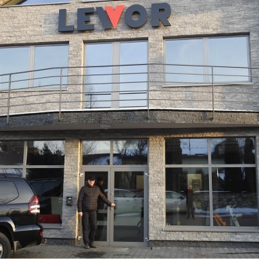 Lewor w nowej siedzibie