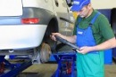 Dbamy o amortyzatory! Jedni robią gratis, dla innych kwestia do zastanowienia