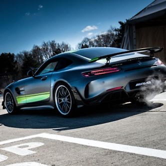 Conti z Mercedesem