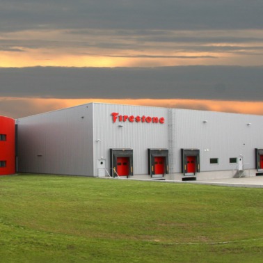 Firestone inwestuje