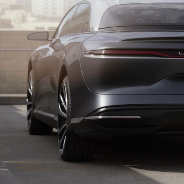Elektryczny sedan z USA