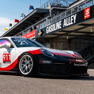Porsche z Yokohamą