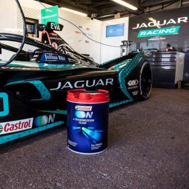 Castrol z Jaguarem