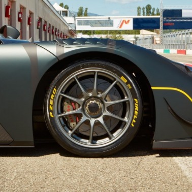 P Zero Slick do Stradale