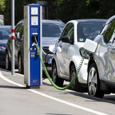 Debata o elektromobilności