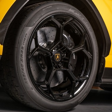 Pirelli do Lamborghini