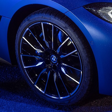 P Zero Elect w BMW i4 M50