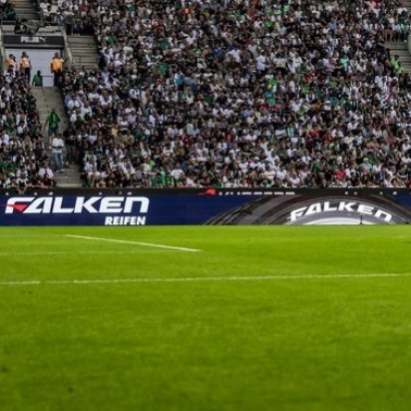 Falken z klubami piłkarskimi