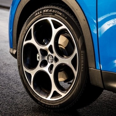 Pirelli w testach całorocznych