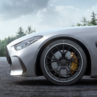 Mercedes-AMG z Hankookiem