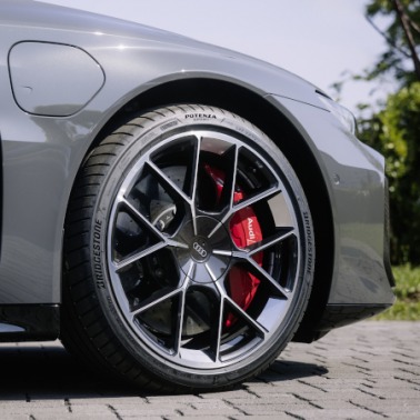 Na pierwszy montaż do Audi e-tron GT