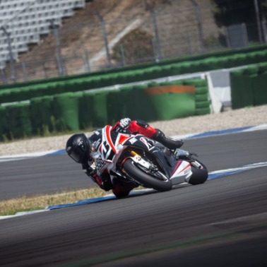 Nowa opona motocyklowa