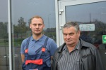Herman Tournier, ślusarz z zawodu, był kierowcą, ogrodnikiem, jest oponiarzem. Z synem Maciejem razem prowadzą zakład