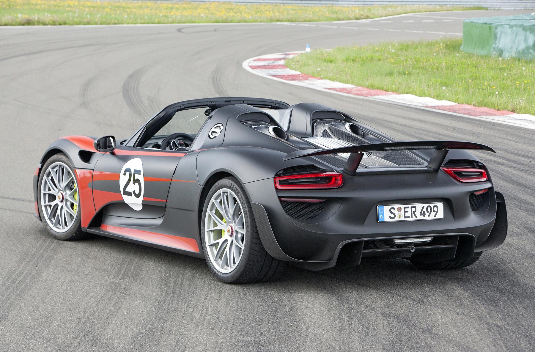 Porsche z oponami Michelin